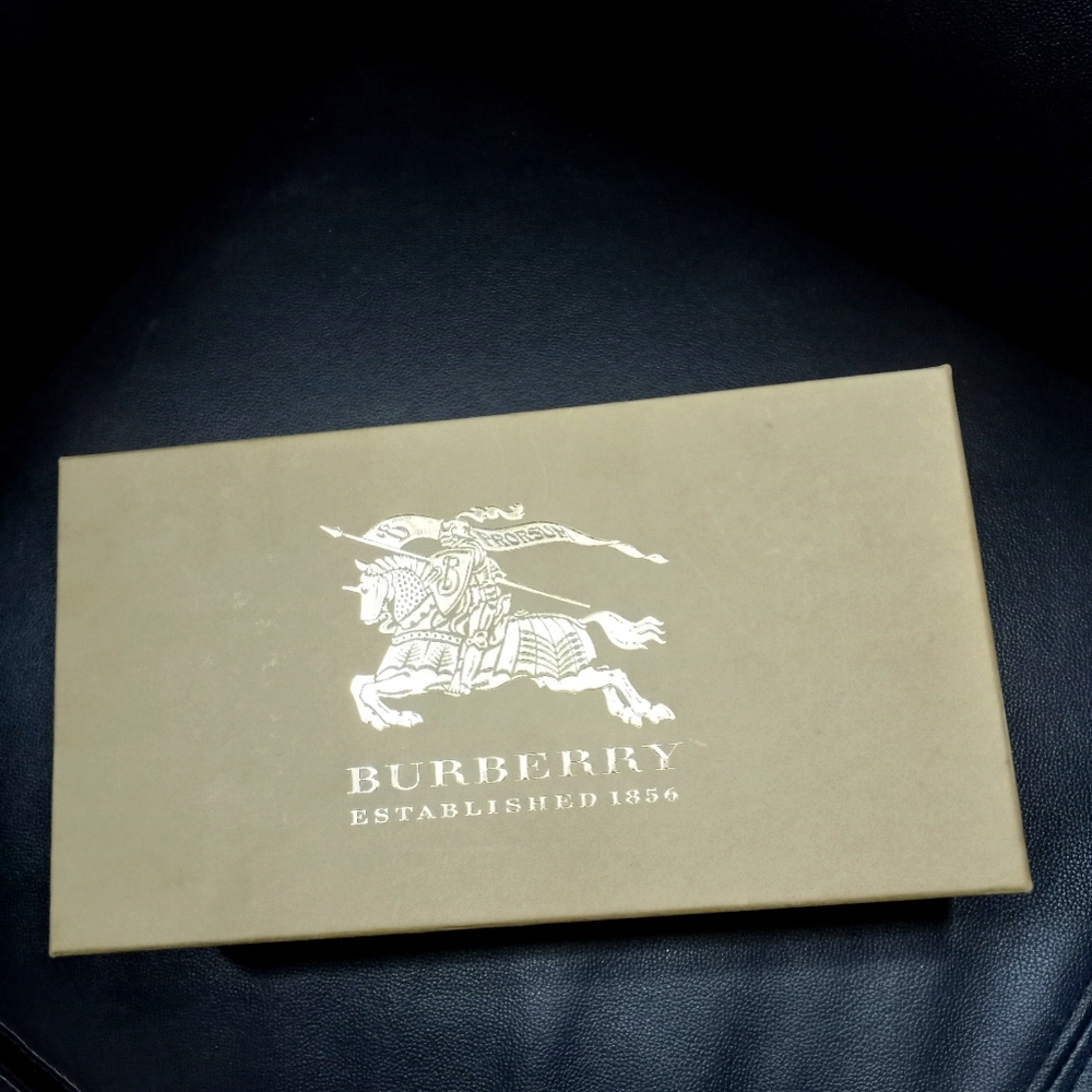 Women Burberry Shoes 🥿